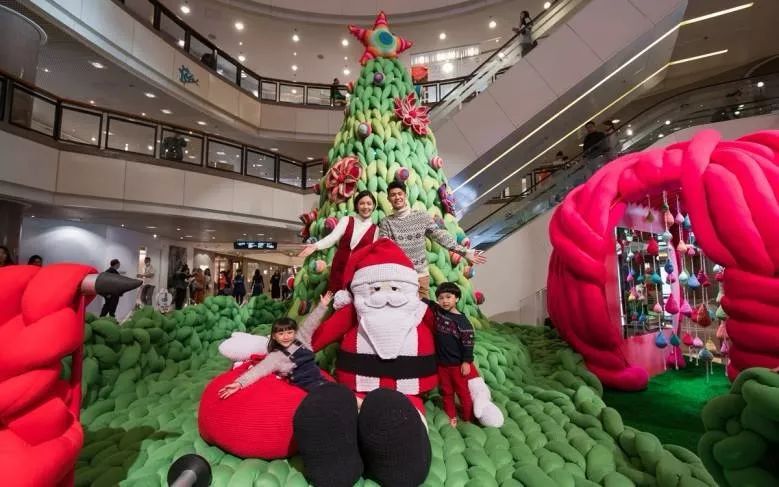 织爱送暖的圣诞美陈快闪店，巴西艺术家送上暖暖的手作艺术装置
