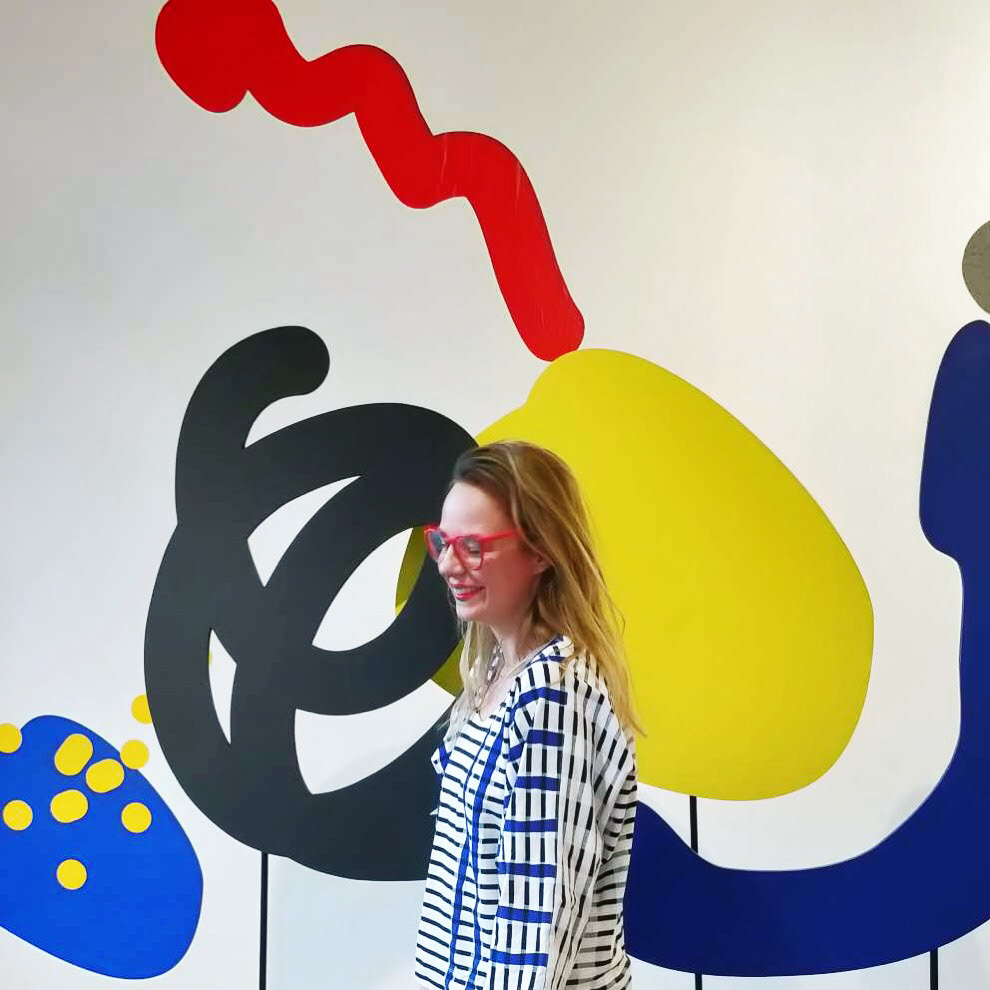 美陈设计朴实无华的装饰带来别具一格的活力，一系列带有几何和抽象形状的图案