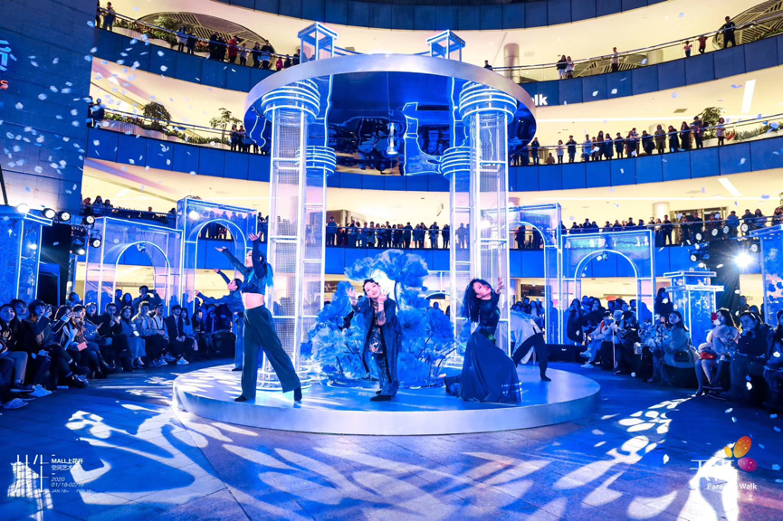 天街的空间艺术展览活动装置摄取古罗马建筑特色,艺术感超强