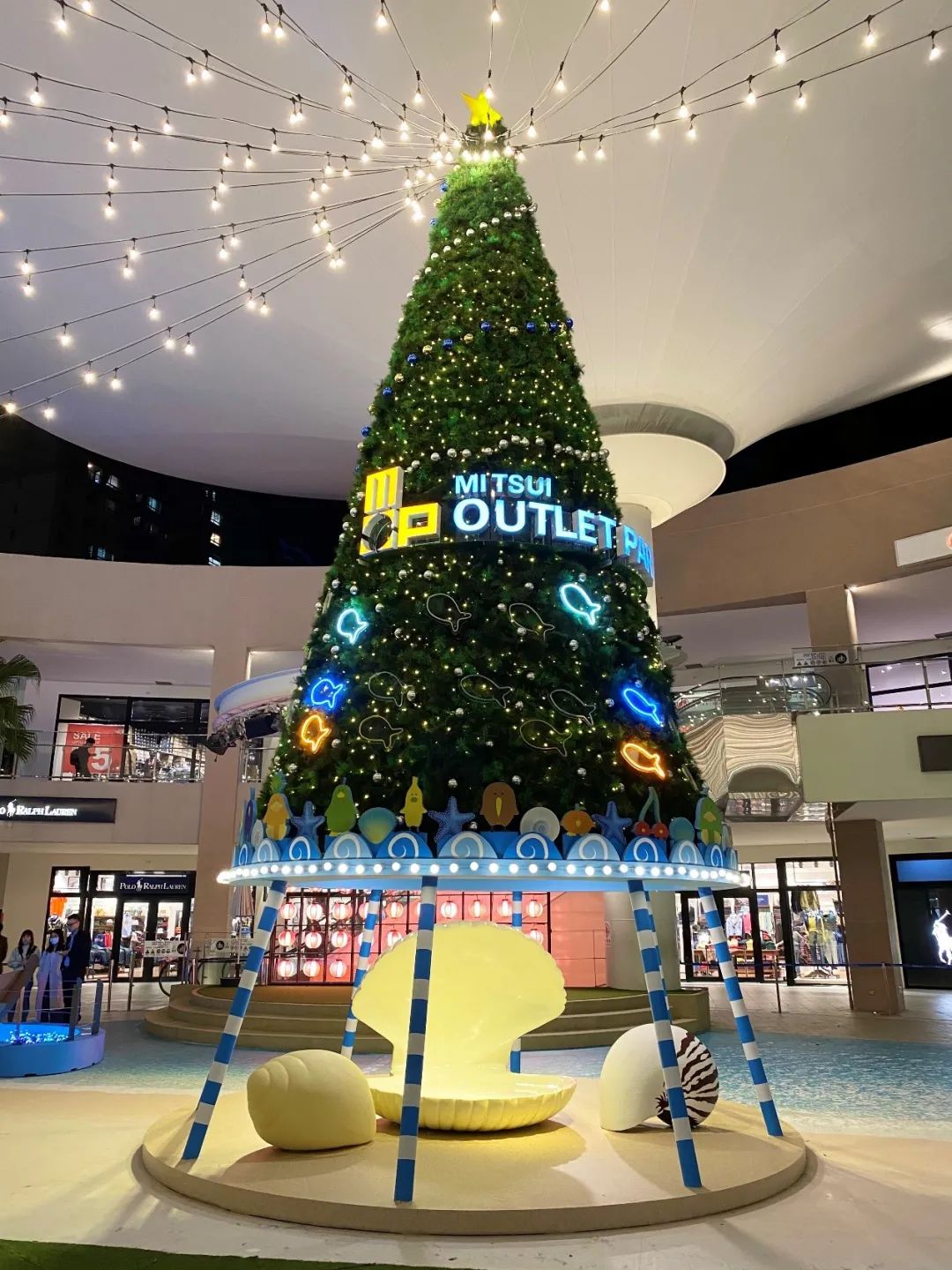 三井Outlet这次的圣诞活动策划的主题场景带你去趟南方热带岛屿