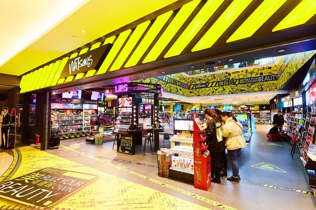 屈臣氏这波黄黄的操作酷毙了！