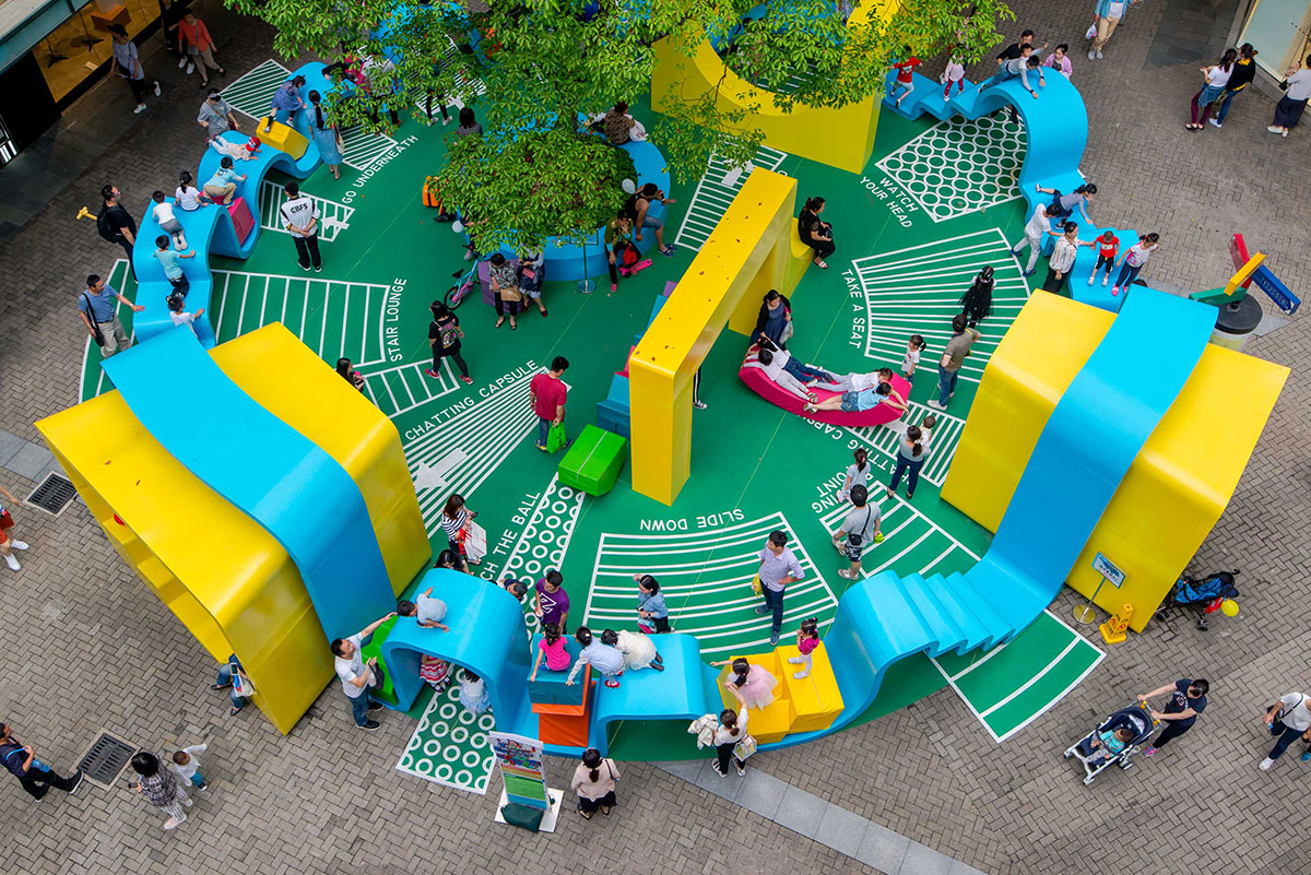 以互动为主导的美陈设计更能吸引游客驻留，同样也带动了周围的商圈