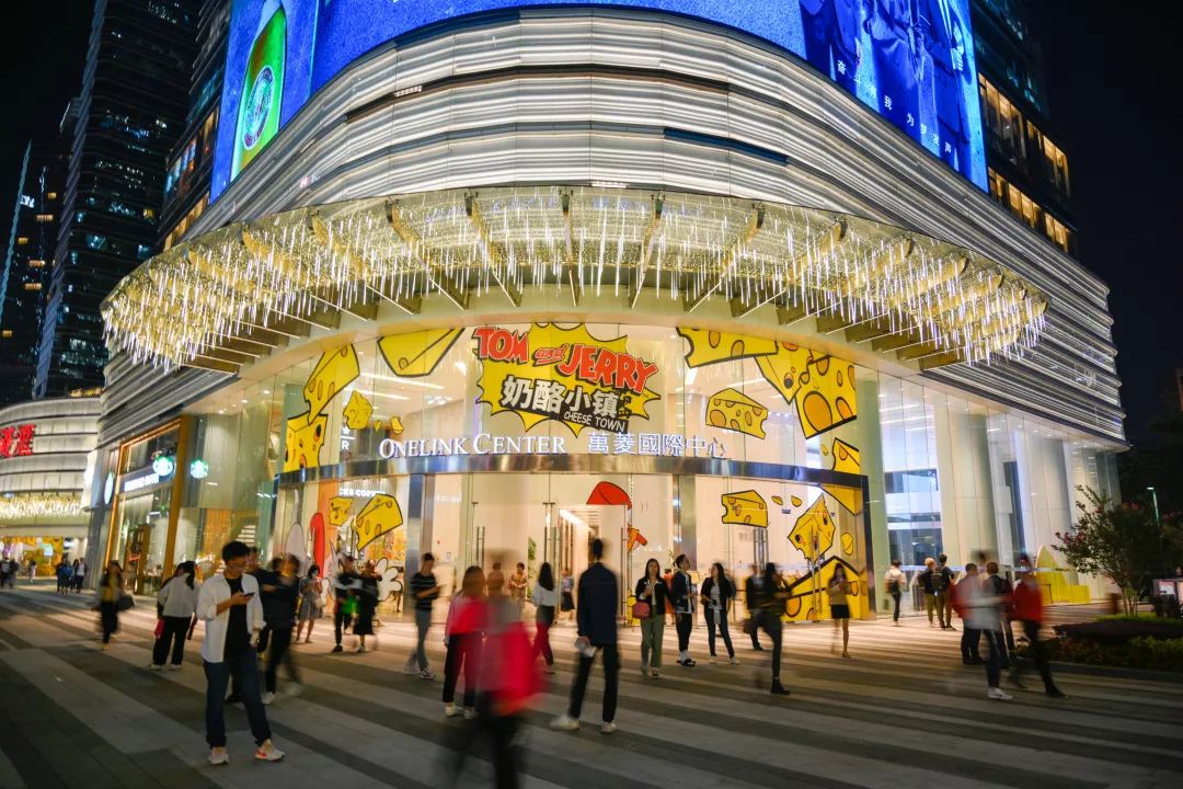 去万菱汇的商场美陈找TOM & JERRY唠唠嗑聊聊儿时纯真吧