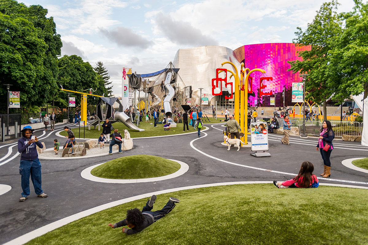 如此包容性的互动装置设计，怎不叫孩子们欢声笑语，都玩疯了吧