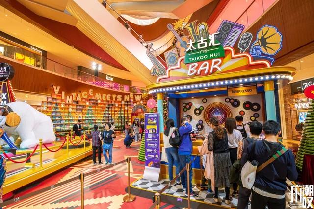 圣诞主题快闪店邀你打卡兑换愿望“亲”单，还BilingBilingBiling的