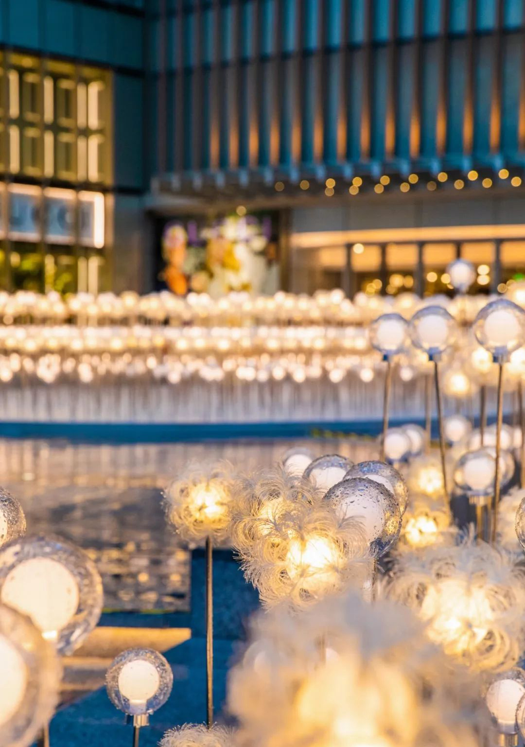 华灯初上,这个商场美陈就是最美灯海,邀你见证新浪漫