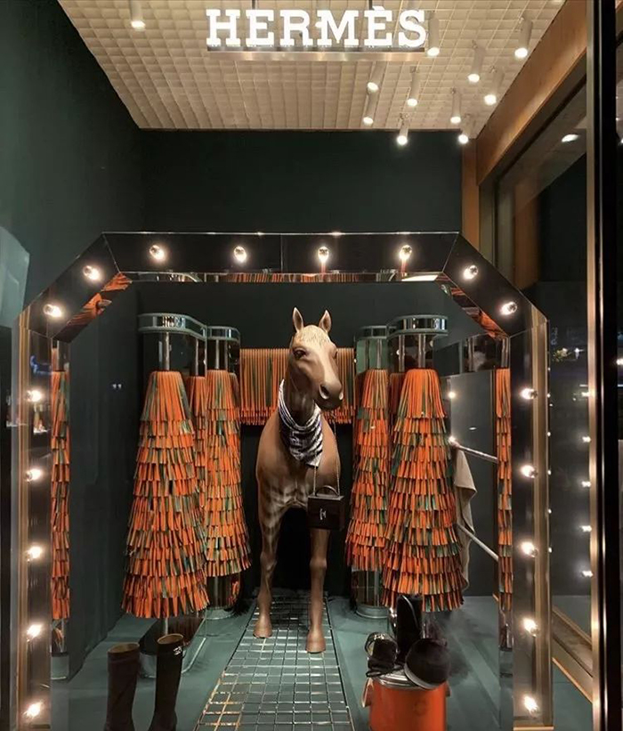 圣诞橱窗美陈设计就是一场小型的会展活动啊