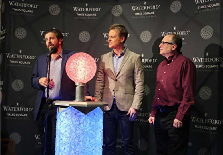 时代广场跨年夜活动策划了一个重头戏：新年水晶球与你共迎2020年