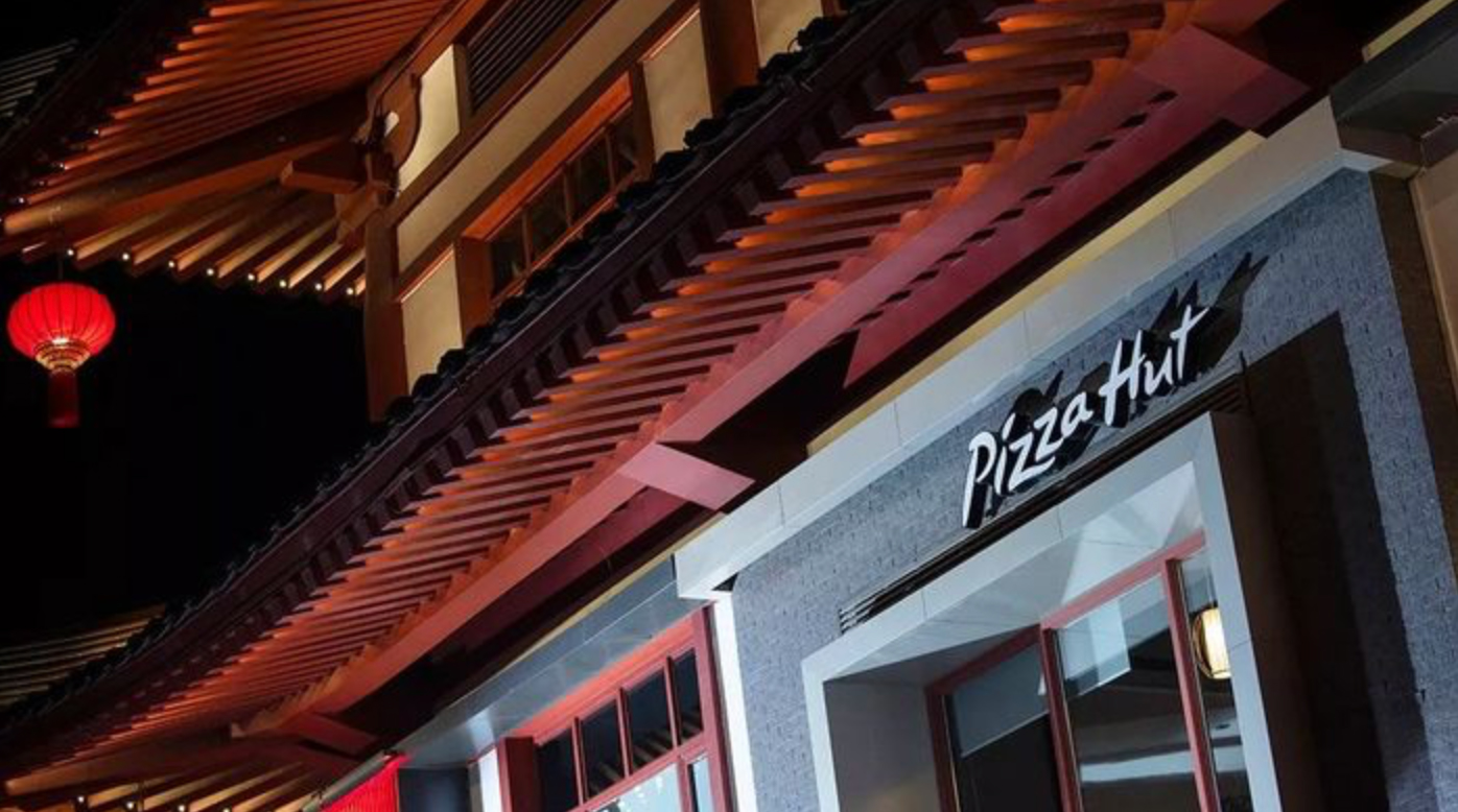 安在餐厅里的历史展览策划，异域文化元素更是惊鸿一瞥