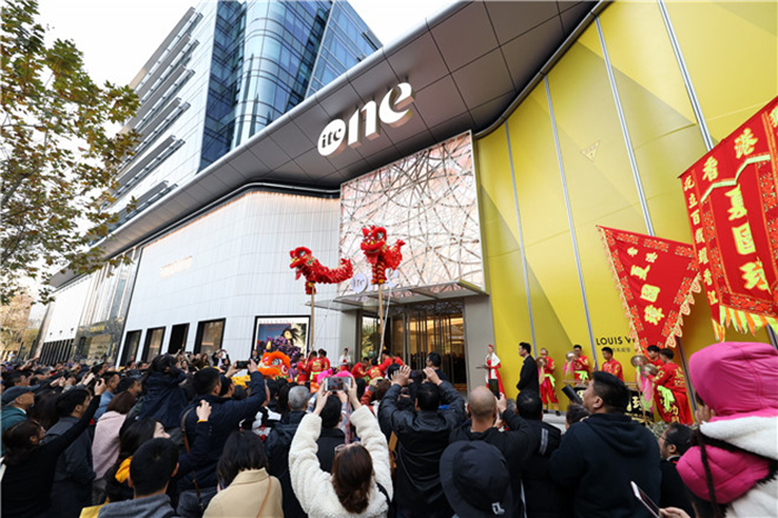 编织花艺光影秀活动刷亮了新春佳节,商场也化身为奇幻乐园