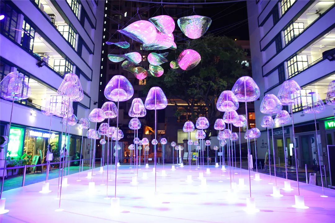 当商场美陈展览活动遇上科技与艺术时,富有创意的艺术作品惊艳了