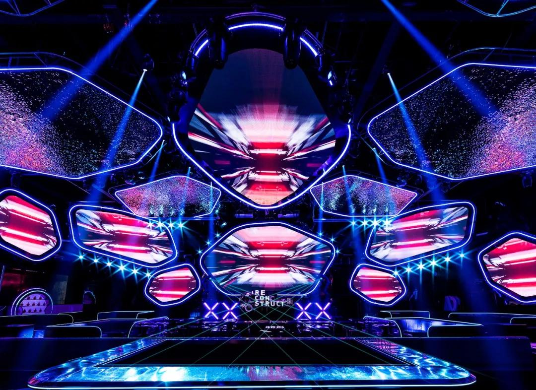 会展活动舞美设计以场景化营造和故事性引入都将人带入“思维失重”的游离状态