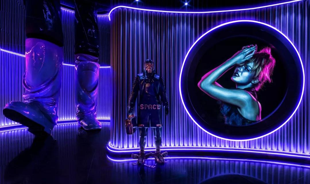 会展活动舞美设计以场景化营造和故事性引入都将人带入“思维失重”的游离状态