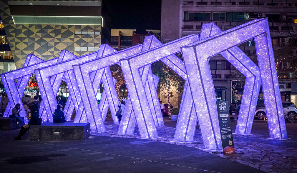 这批2020年流行色的美陈展览活动浓浓的浪漫格调