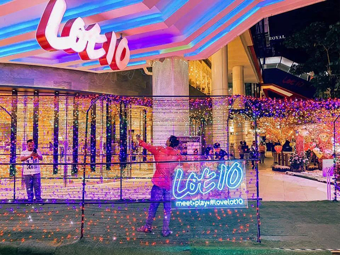 新马泰商场美陈展览活动旨在点亮疫情下的压抑