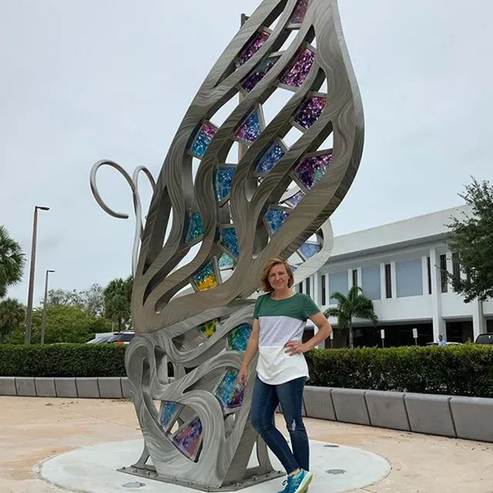 12.5英尺高的不锈钢蝴蝶展览活动装置带你寻找自我的美丽