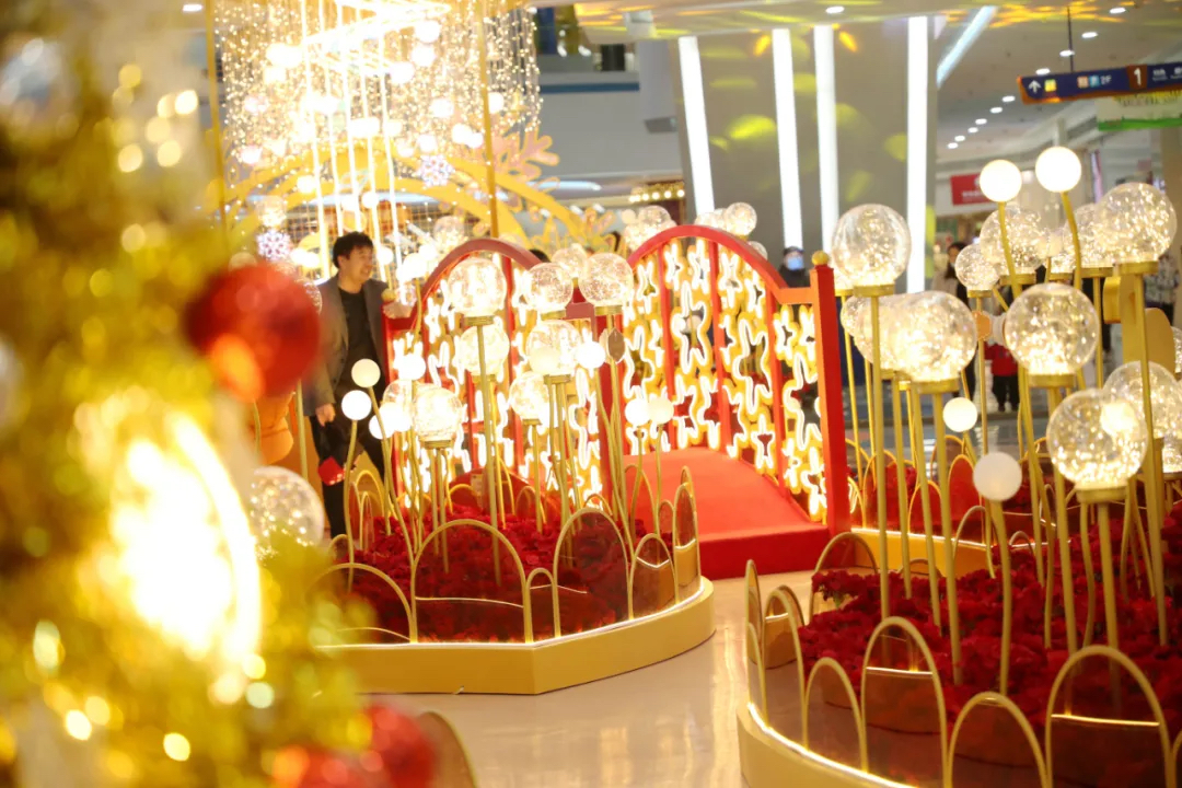 音乐元素结合灯光打造的圣诞派对活动策划华丽丽的，乐在发生