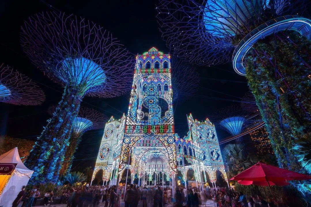 高达21米的亚洲最高灯光圣诞树展览活动策划简直就是圣诞仙境