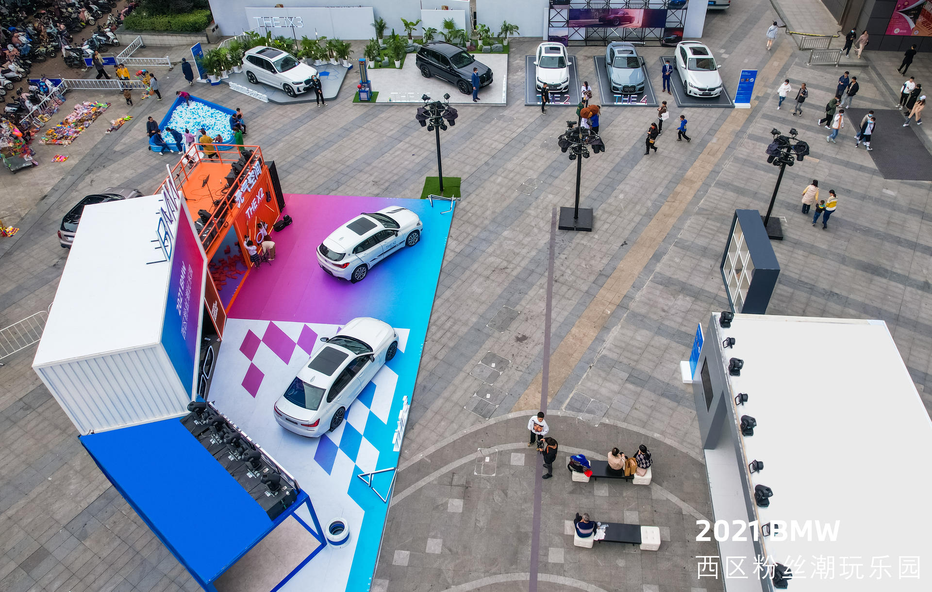 BMW潮玩空间快闪店活动策划可谓潮气十足，潮品满目