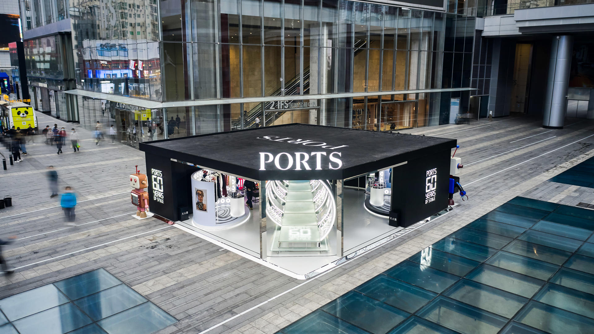 PORTS“时空旅人”快闪活动策划以时空旅行为灵感，构筑沉浸式探索空间