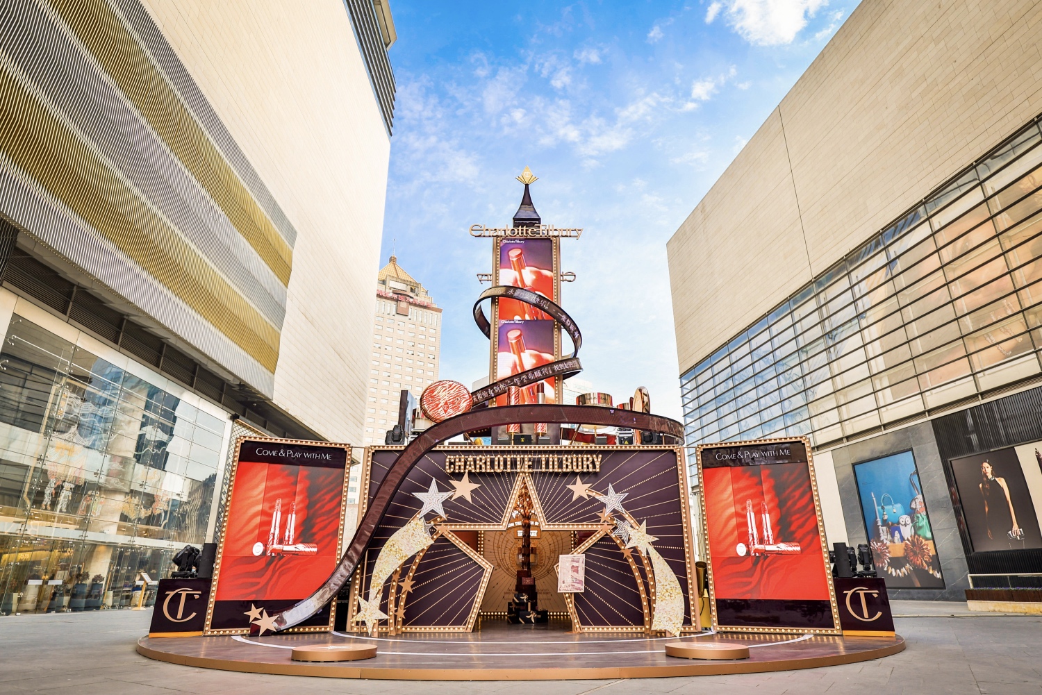 Charlotte Tilbury星有所属快闪互动活动策划浪漫上演，共启好运新年