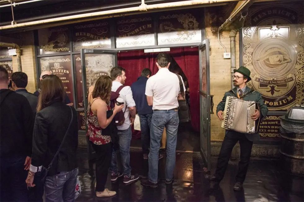 亨德里克金酒办的快闪店活动策划太奇妙了，体验式活动很有个性