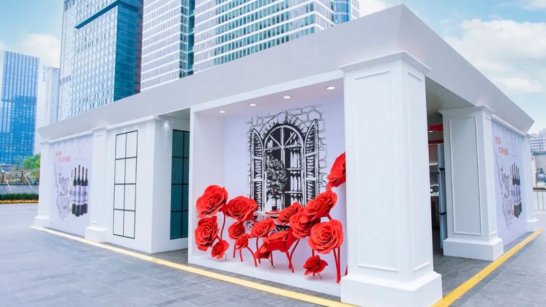 繁华春熙路因“拉菲罗斯柴尔德”快闪店活动策划而更高贵典雅