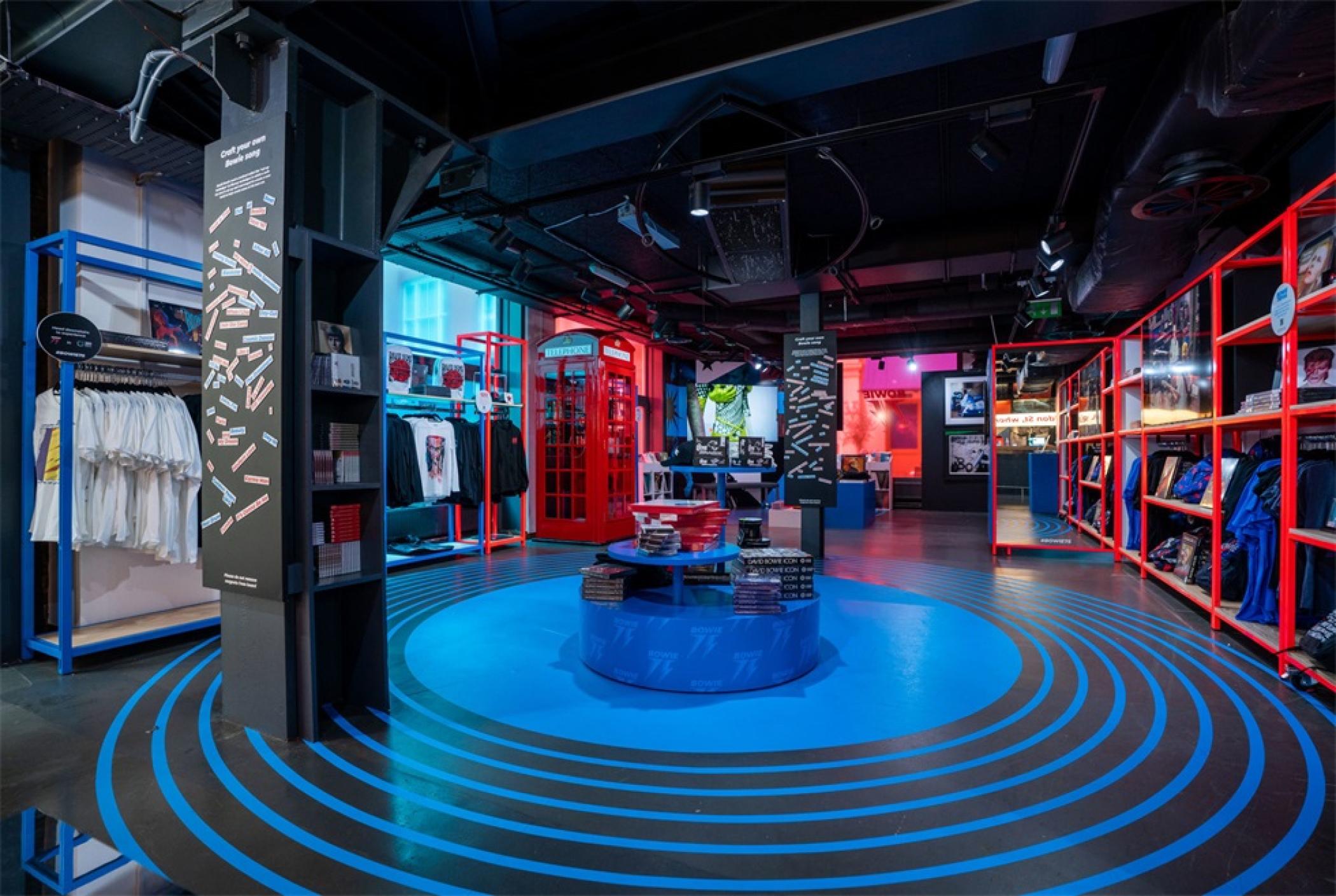 摇滚音乐家大卫·鲍伊诞辰75周年快闪活动策划互动体验感超赞