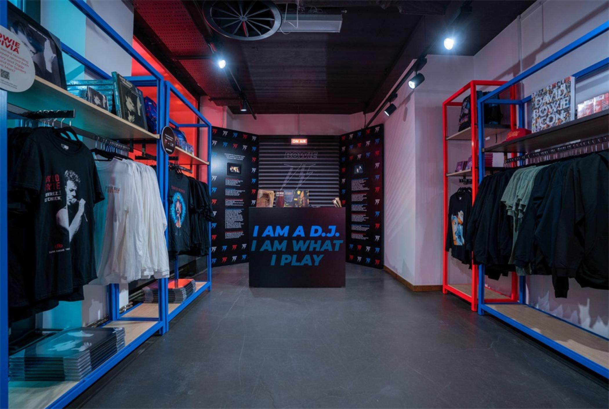 摇滚音乐家大卫·鲍伊诞辰75周年快闪活动策划互动体验感超赞