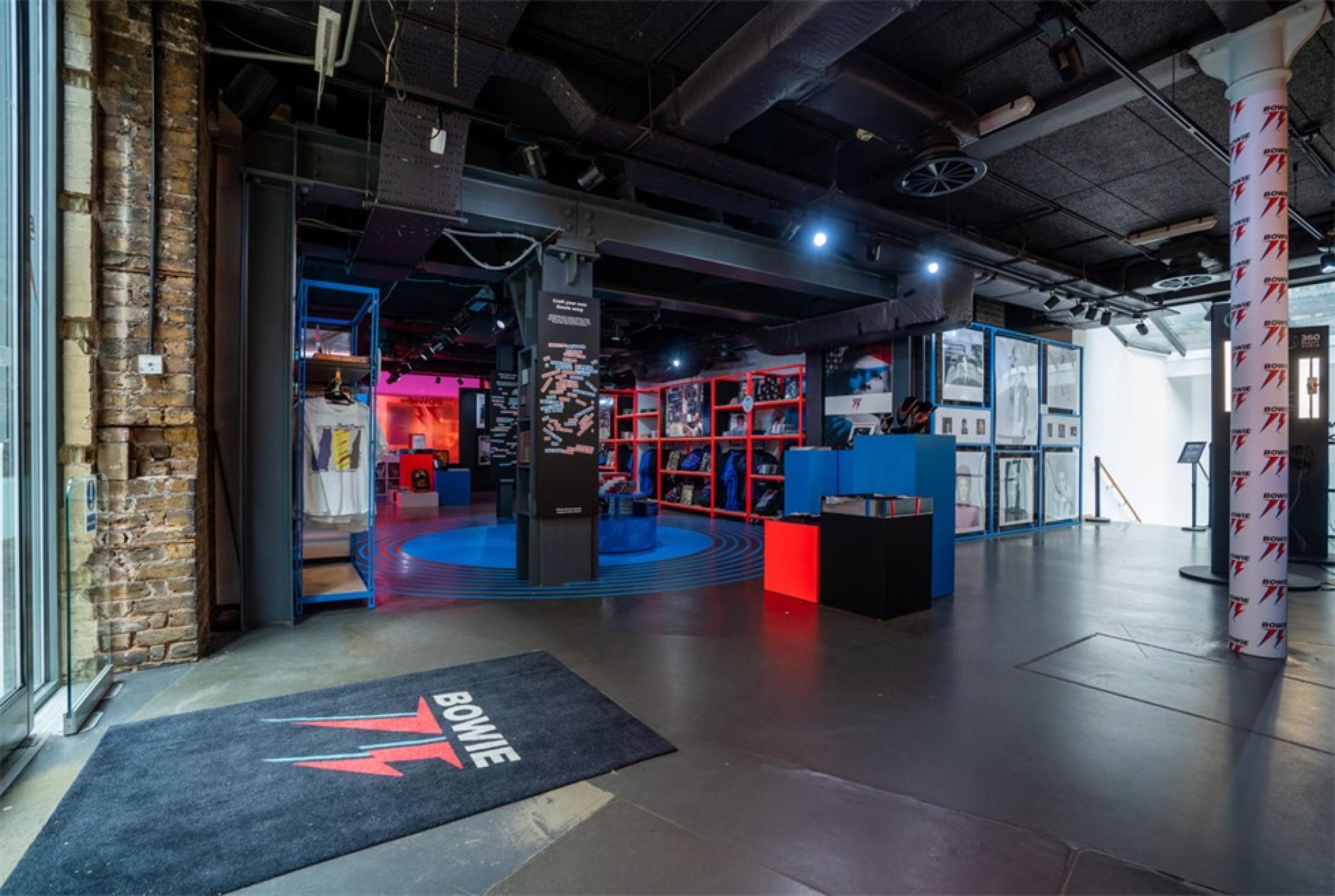 摇滚音乐家大卫·鲍伊诞辰75周年快闪活动策划互动体验感超赞