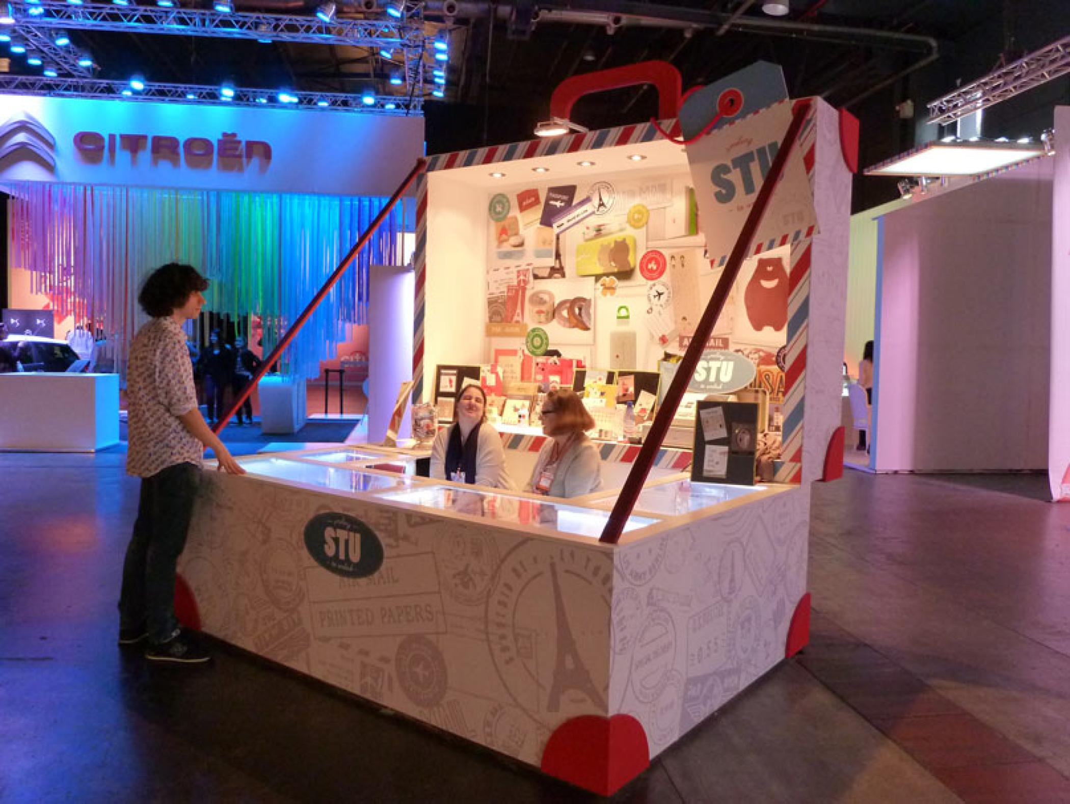 smiling to unlock快闪活动策划被设计成一个保存我们最珍贵物品的盒子