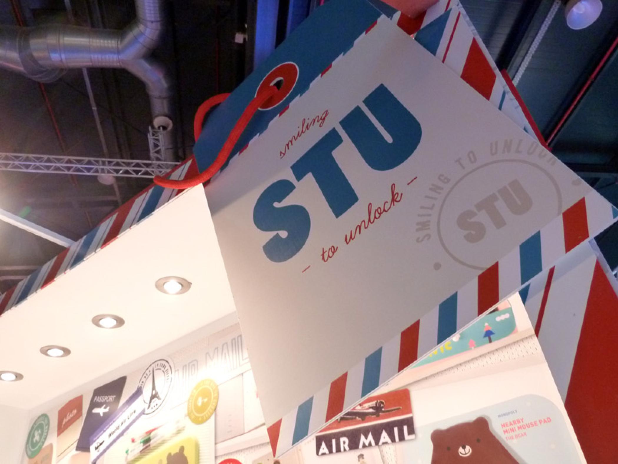 smiling to unlock快闪活动策划被设计成一个保存我们最珍贵物品的盒子