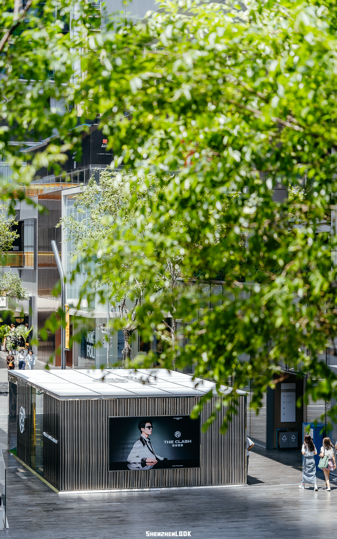 “THE CLASH雨林镜像”主题快闪店活动策划融入了形/触/声/味四大感官
