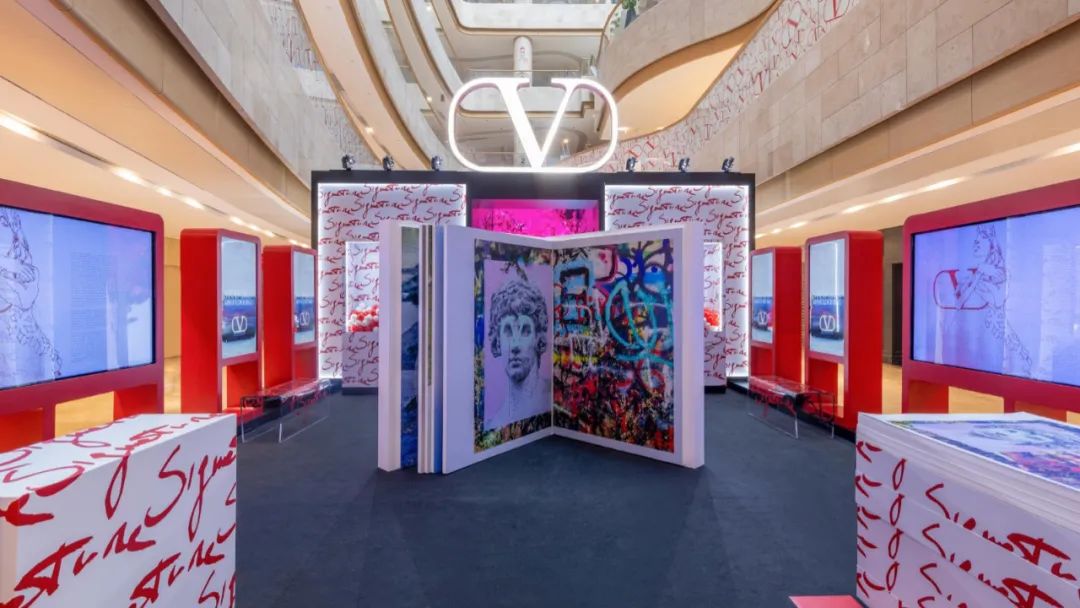 Valentino华伦天奴VLOGO南京限时艺术快闪活动策划倾情呈献艺术图册