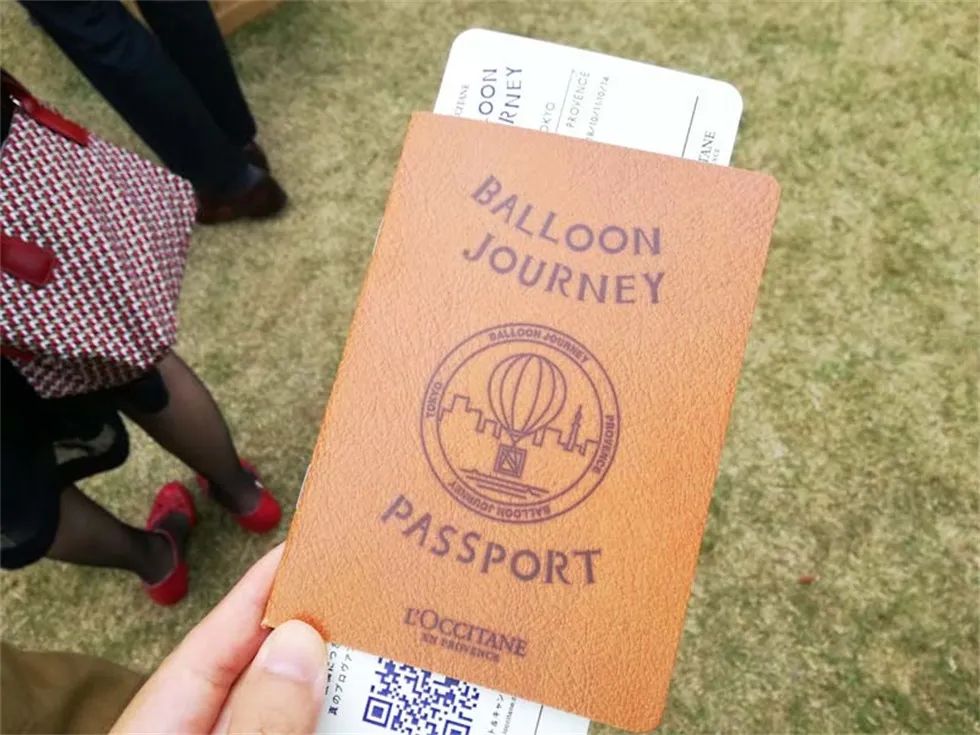 欧舒丹产品体验活动策划现场设置了一个巨大的气球，甚是吸睛