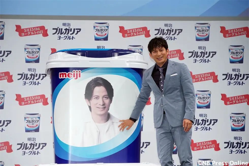 明治酸奶公园快闪店活动策划的巨大保加利亚酸奶的包装盒最吸睛了