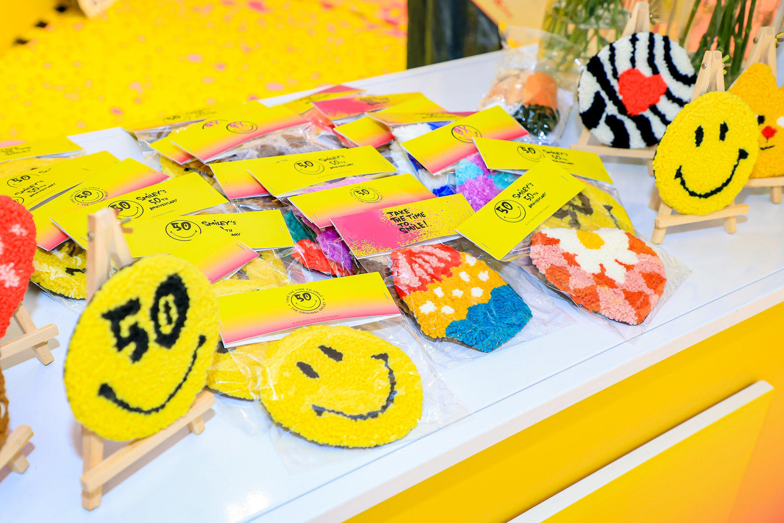 巴黎老佛爷百货店庆 X SMILEY50周年庆活动策划全场都是笑脸