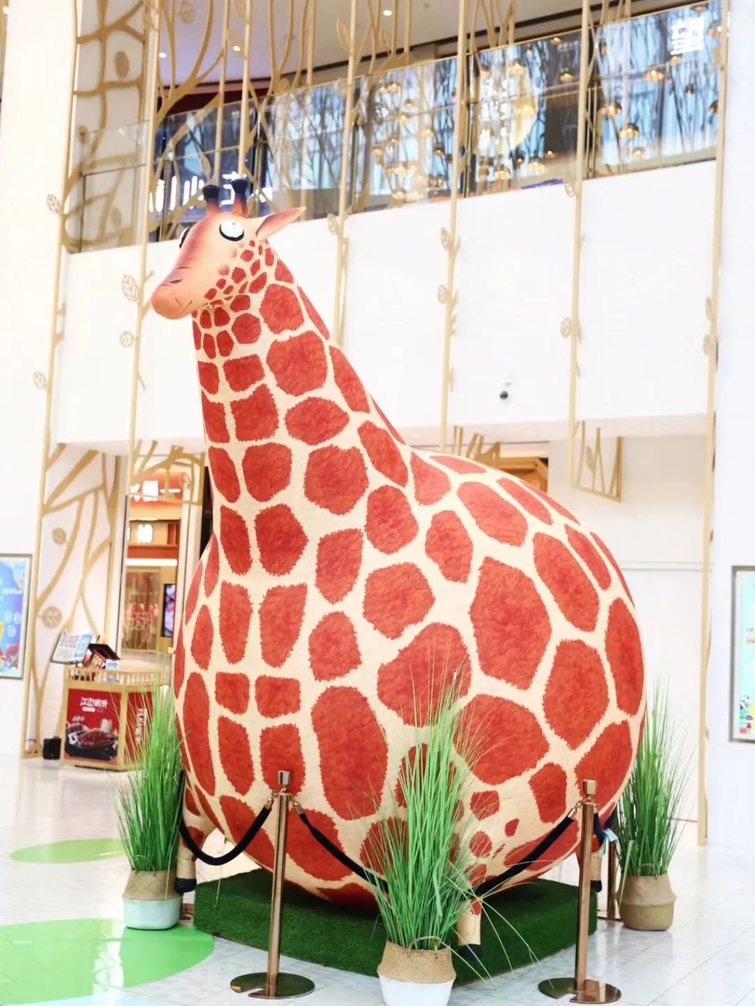 「交个‘膨’友吧——华采疯狂动物园」主题活动策划尽享潮流趣味