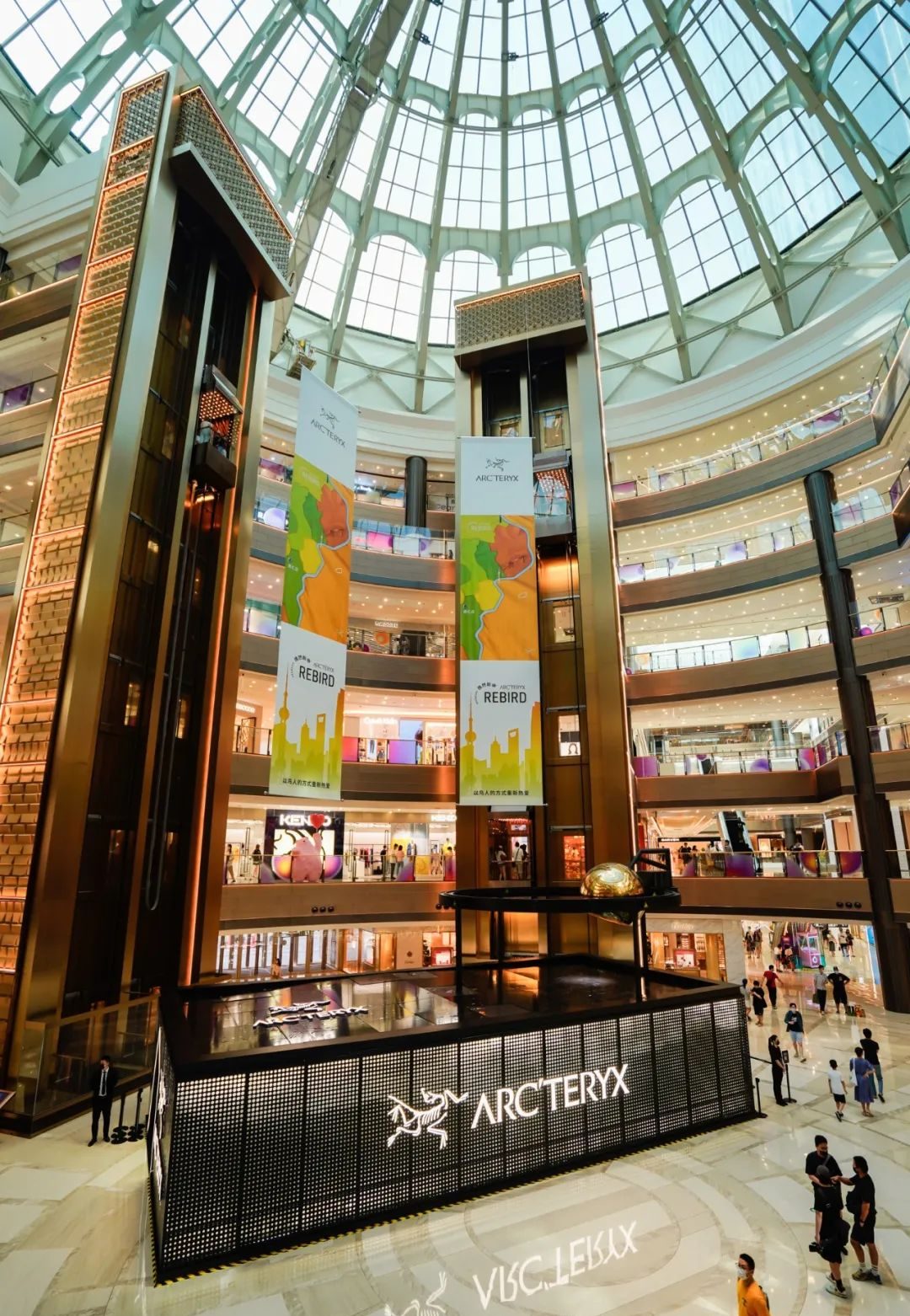 REBIRD焕然新“申”快闪活动策划在摩登潮流地标打造未来感的自然之境