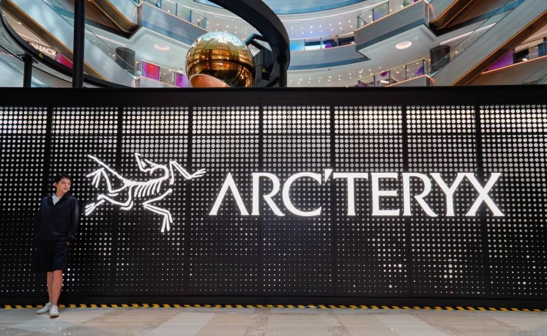 REBIRD焕然新“申”快闪活动策划在摩登潮流地标打造未来感的自然之境