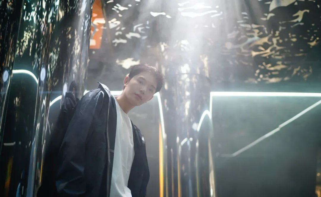 REBIRD焕然新“申”快闪活动策划在摩登潮流地标打造未来感的自然之境