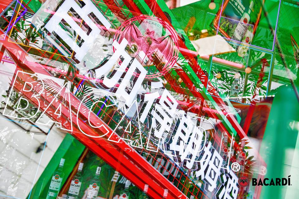 「这一杯敬自由」百加得朗姆酒草莓音乐节主题快闪活动策划太火爆了