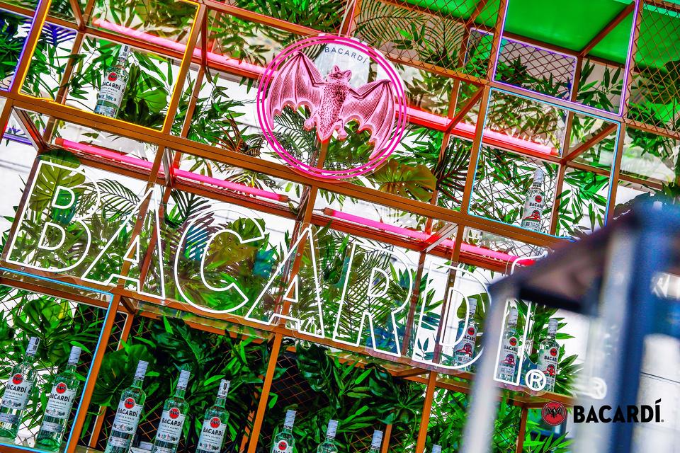 「这一杯敬自由」百加得朗姆酒草莓音乐节主题快闪活动策划太火爆了