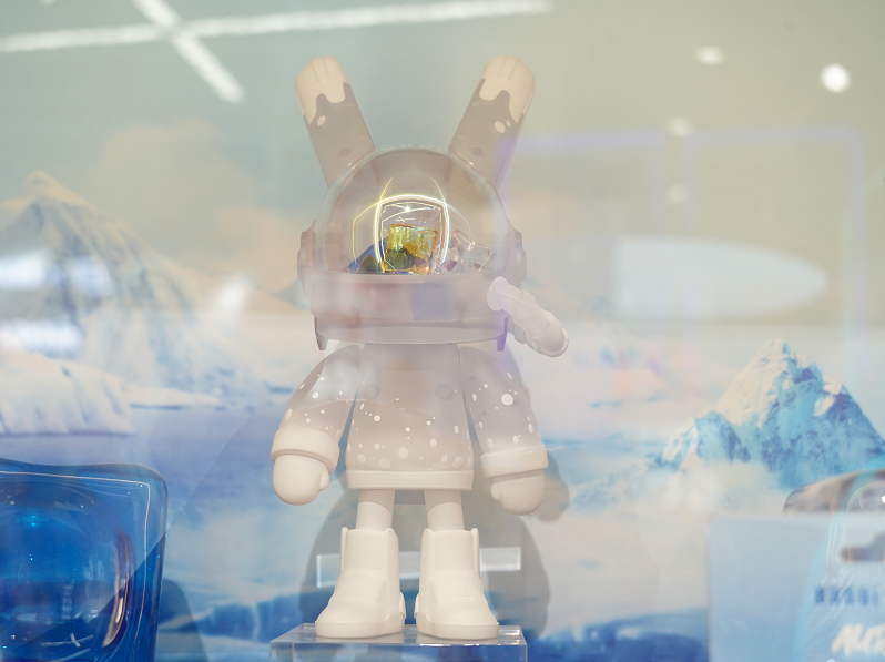 ROBBi X DQ 幻雪极光限时快闪活动策划打造了一个闪亮的极地空间