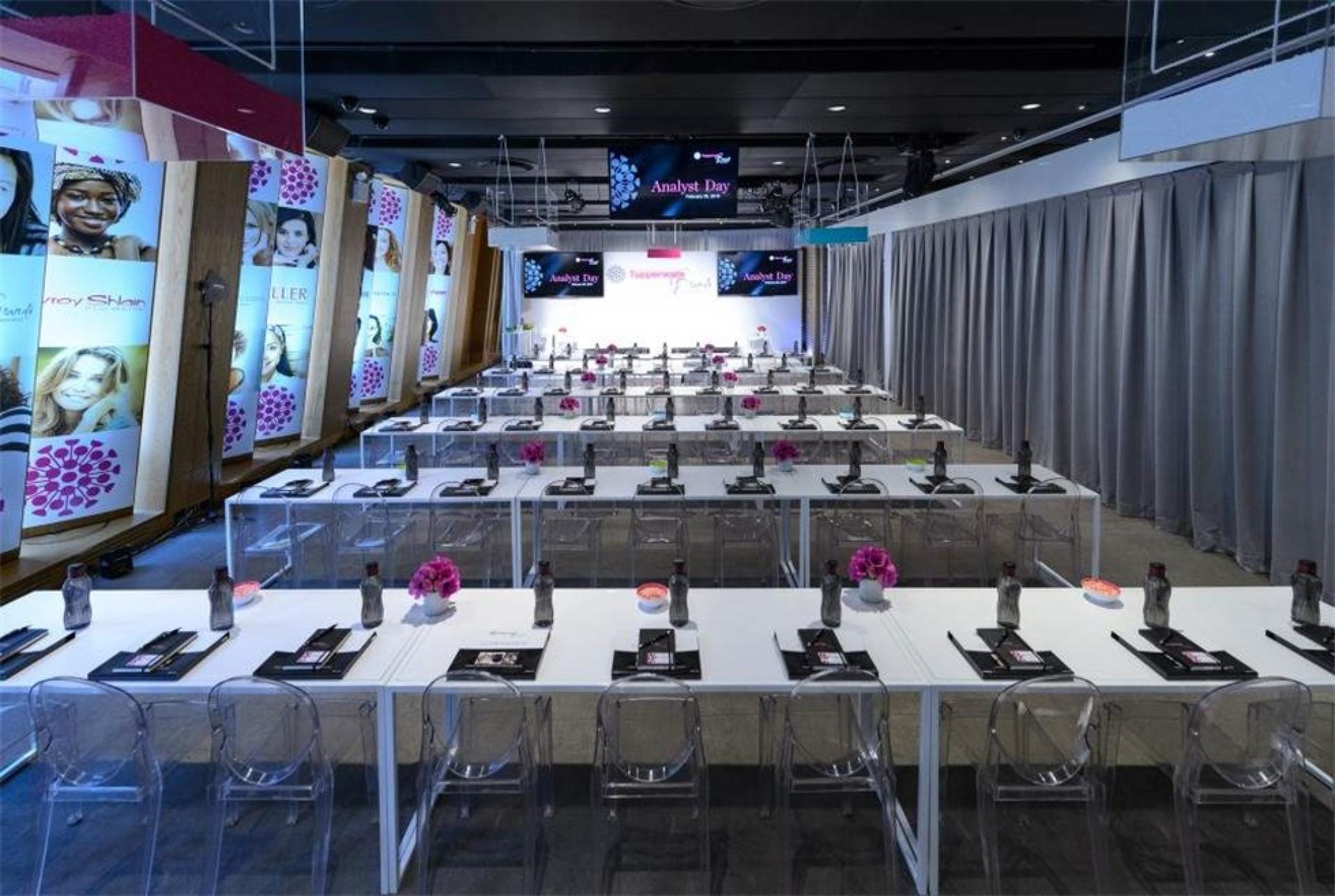 特百惠产品发布会活动策划功能分区超清晰，视觉效果也很清新