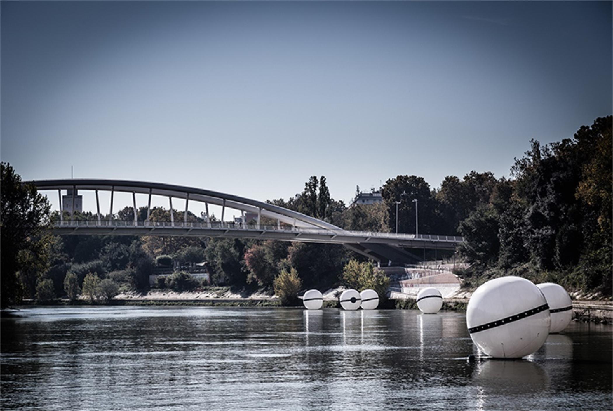 奔驰新款Smart上市活动策划从一个街头不明球体宣告正式开始