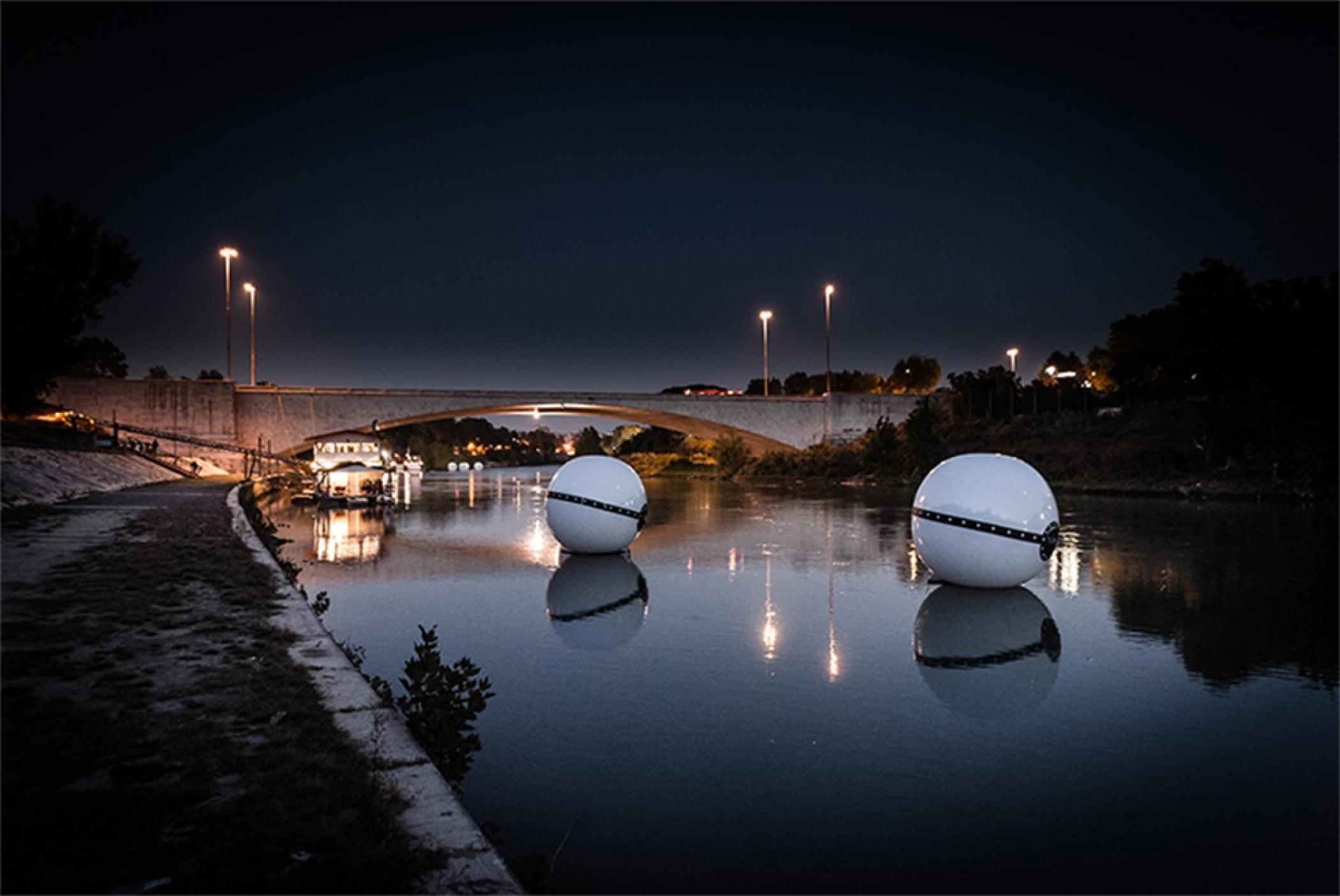 奔驰新款Smart上市活动策划从一个街头不明球体宣告正式开始