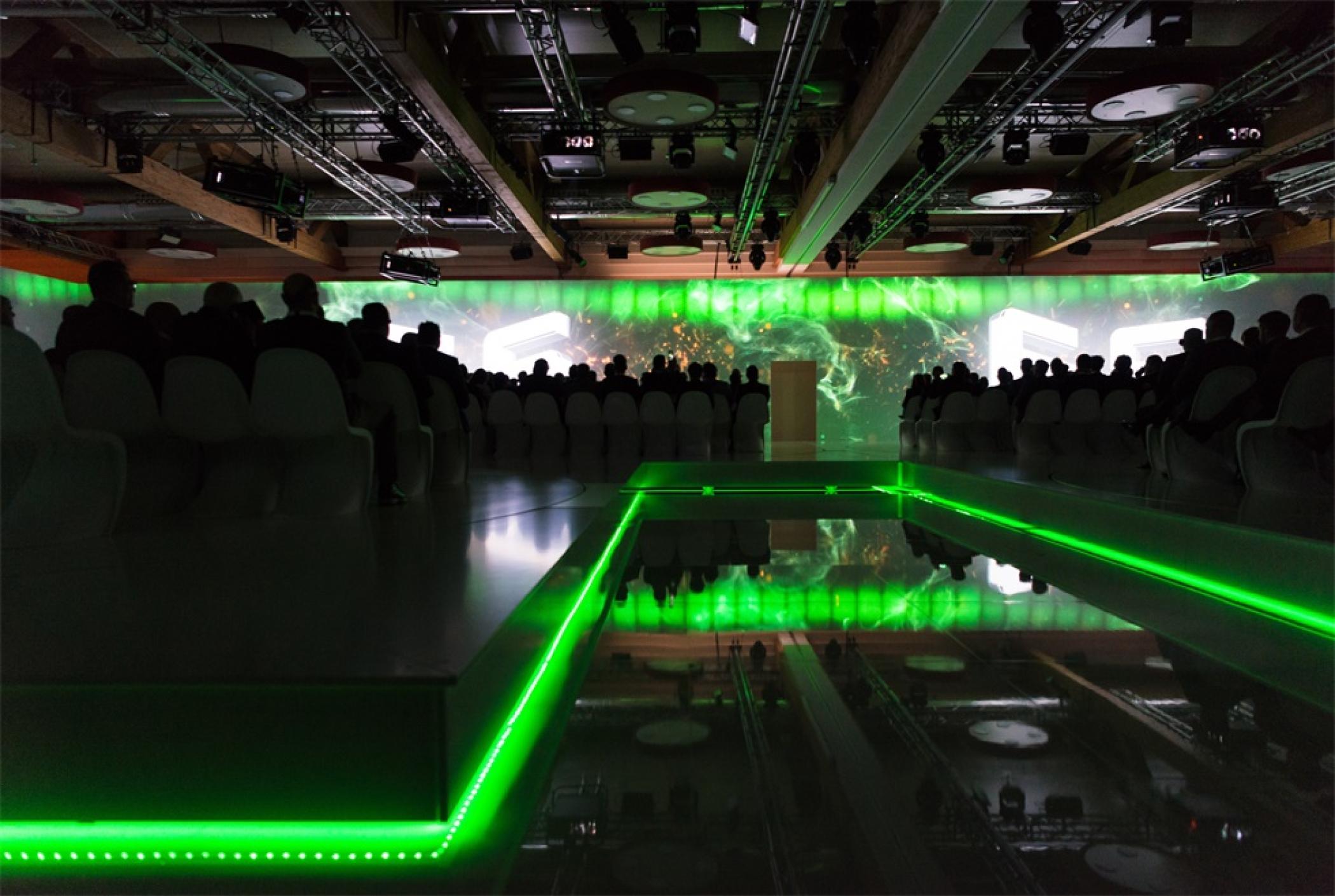 Kobold吸尘器发布会活动策划的座位区平台，其旋转功能成了活动亮点