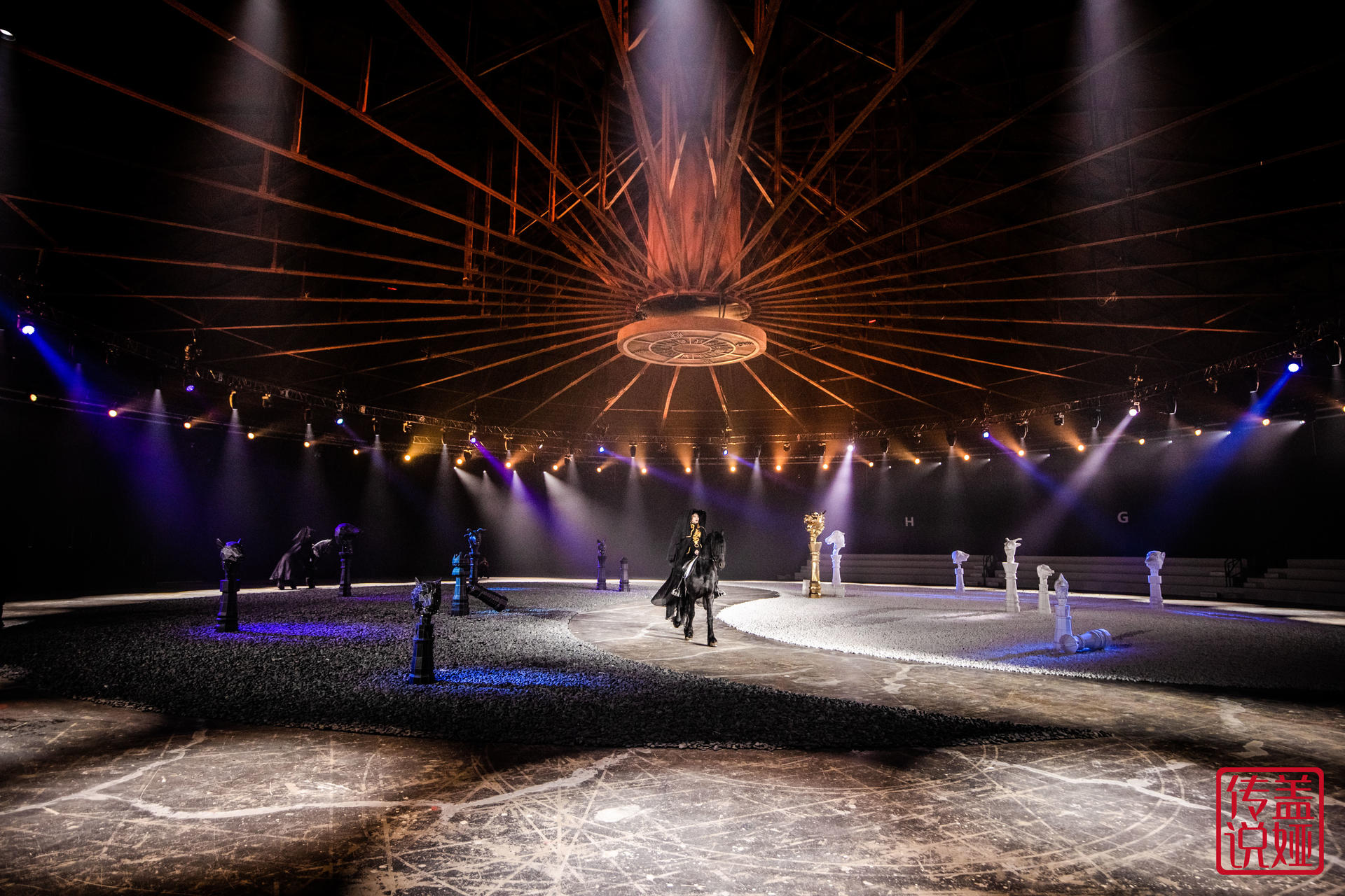 熊英·盖娅传说新品发布会活动策划呈现出国际顶级艺术水准的服饰秀演