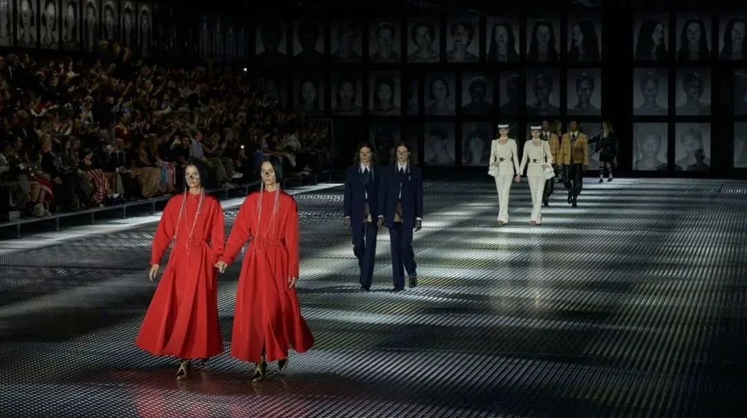主题为「Twinsburg」GUCCI 2023春夏系列发布会活动策划太震撼了